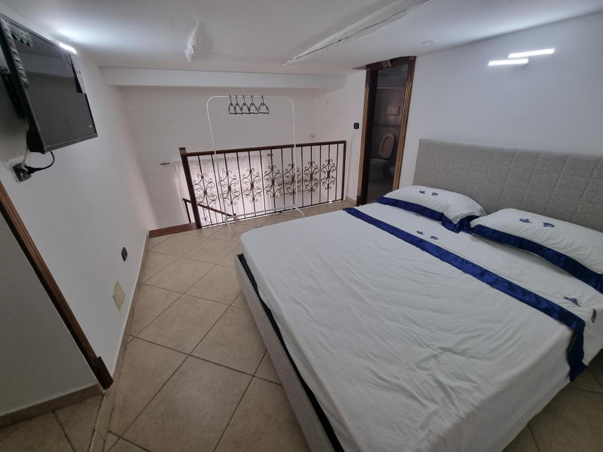 B&B Casa Napoli Bagian luar foto